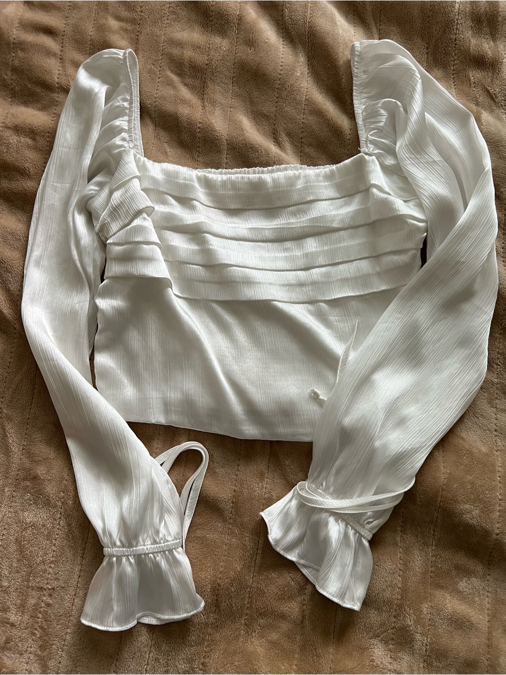 NWOT White Square-Neck Ruffled Long-Sleeve Crop Top